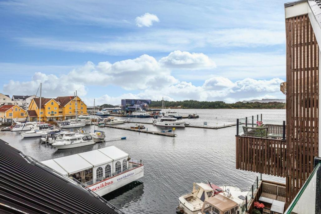 Floro Apartments Hotell Eksteriør bilde